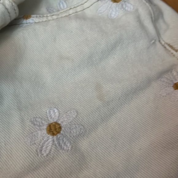 Adorable sunflower denim shorts, off white high rise - Picture 7 of 7